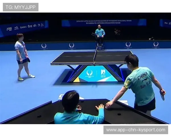 激烈对抗：运动员“绝命一击”保住比赛胜局！